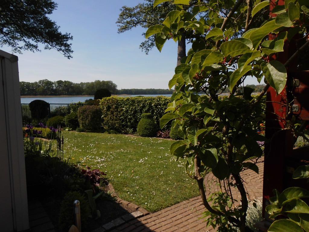 Bungalow Idylle Am See Neuruppin Exterior foto